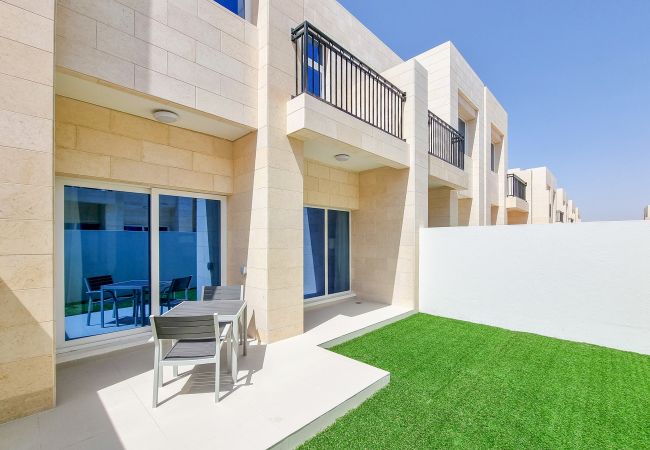 villa à Dubai - DAMAC Hills 2 Victoria Villa | 3 bedrooms