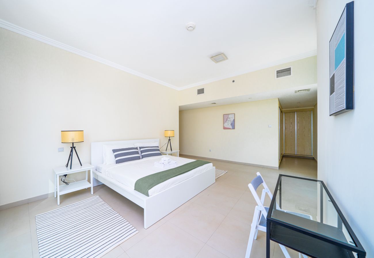 Apartment in Dubai - Al Bateen Residences | 3 Bedrooms