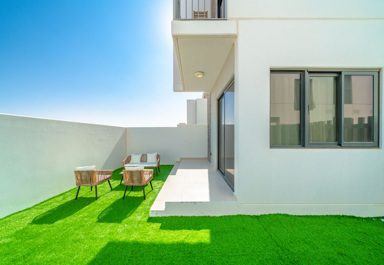 Villa in Dubai - DAMAC Hills 2 Primrose Villa | 3 bedroom