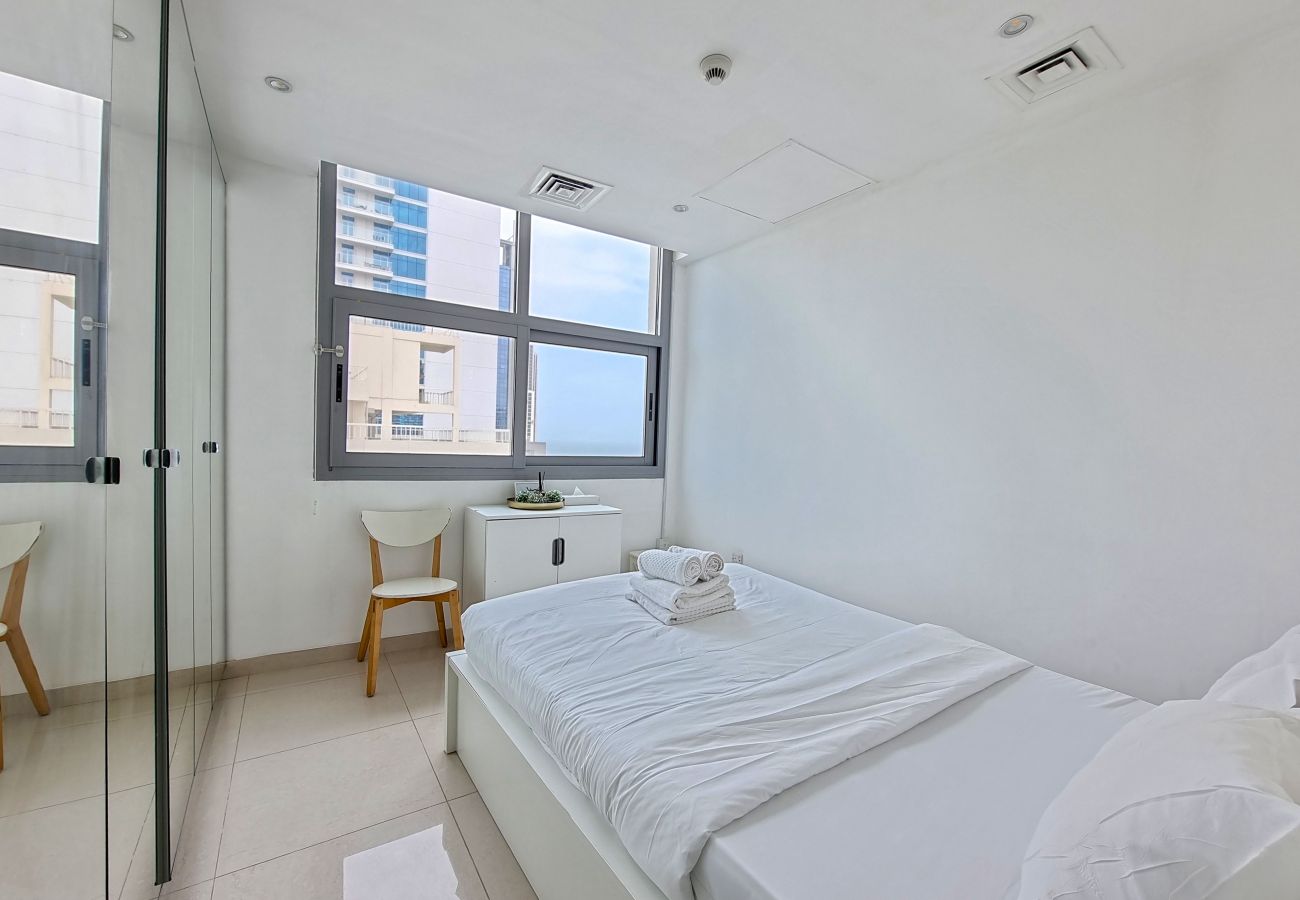 Apartment in Dubai - DEC Tower 2 | 3 Bedrooms