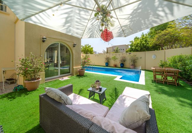 Villa in Dubai - Springs 8 | 2 Bedrooms with Study room