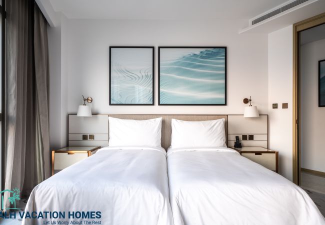 Apartment in Dubai - Address Harbour Point 1 - 2 Bedrooms