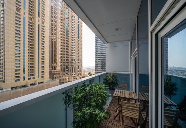 Apartment in Dubai - Marina Arcade | 2 Bedrooms